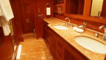 LES -  Master stateroom ensuite